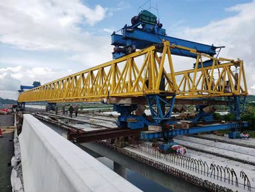 <b>贵州黔西架桥机租赁厂家 单梁架桥机</b>