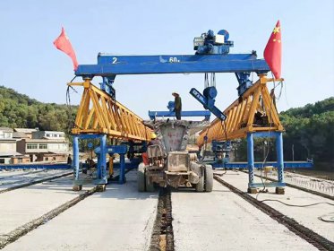 <b>贵州六盘水架桥机租赁厂家 人员配备齐全</b>