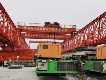 <b>贵州六盘水提梁机销售厂家 100T提梁机价格</b>